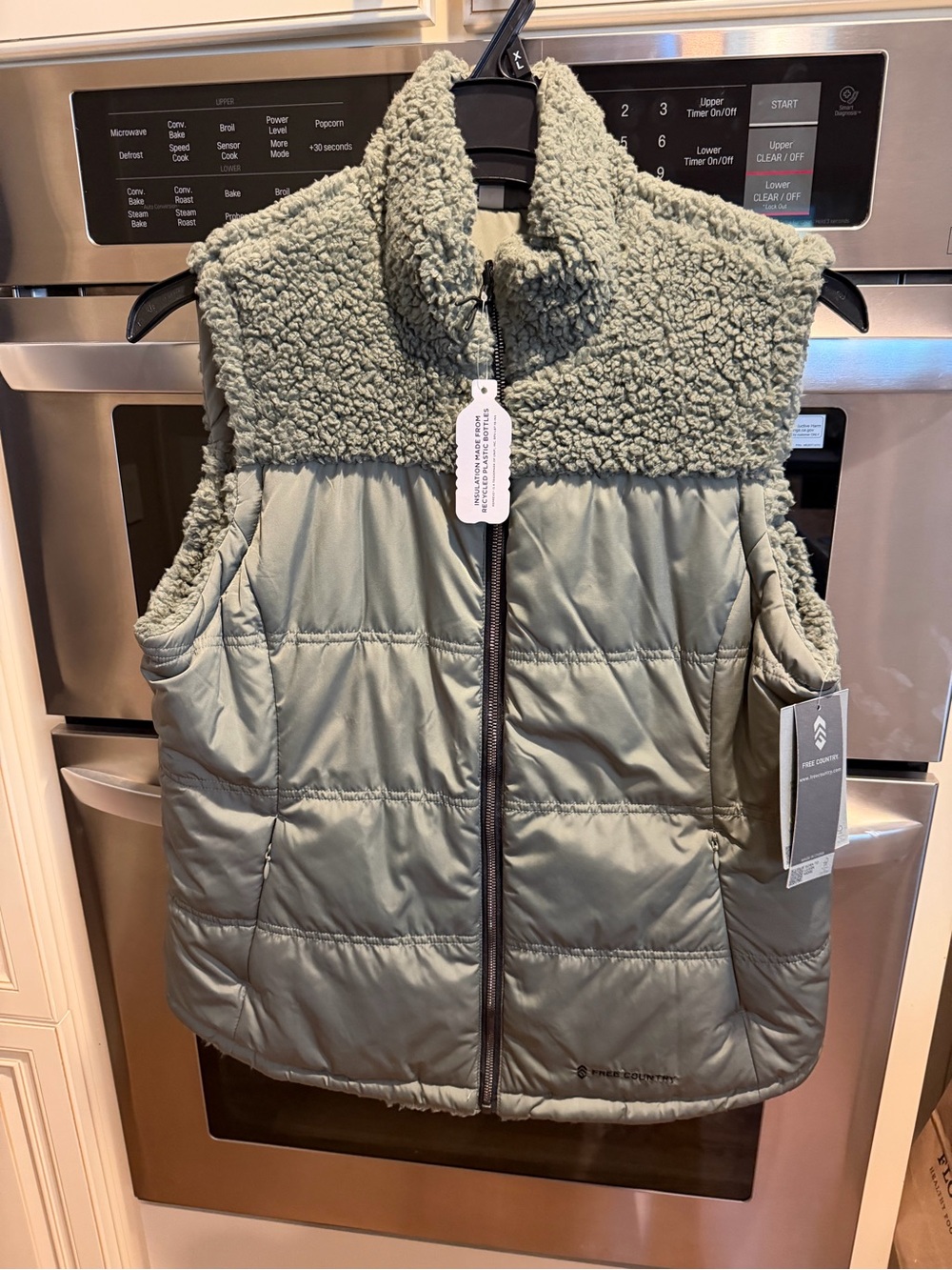 NEW WITH TAGS Free Country Reversible Men’s Quilted Sherpa Vest Size Large NWT